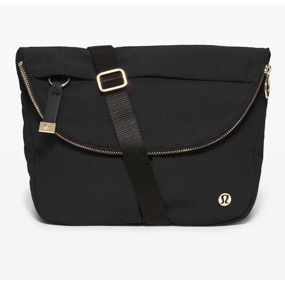 lululemon athletica Lululemon All Night Festival Bag *5L
Black / Gold